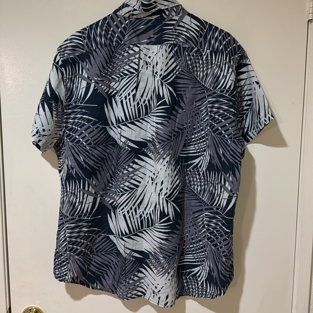 J. Crew Men’s Button Down Linen Navy and White Leaf Print Men's Shirt XL - Picture 5 of 9